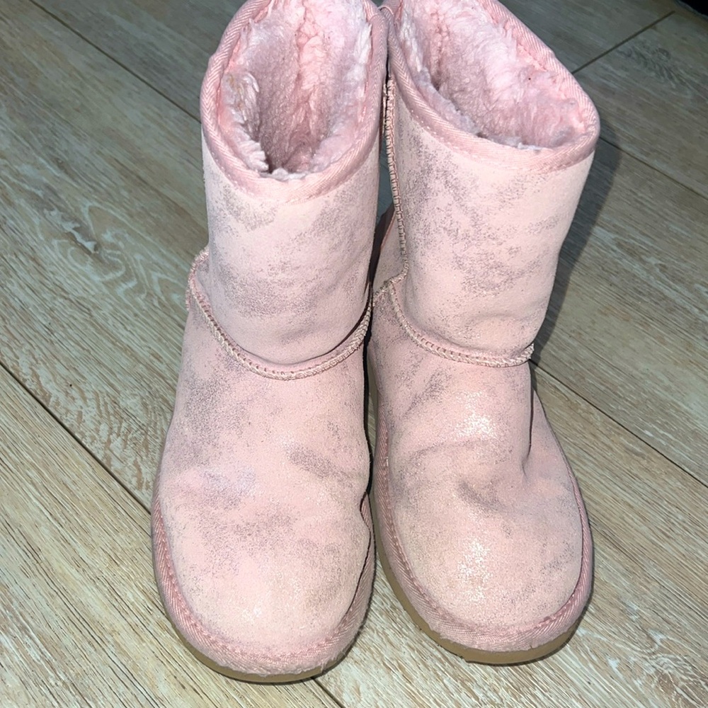 Ugg Boots size 5 youth pink
